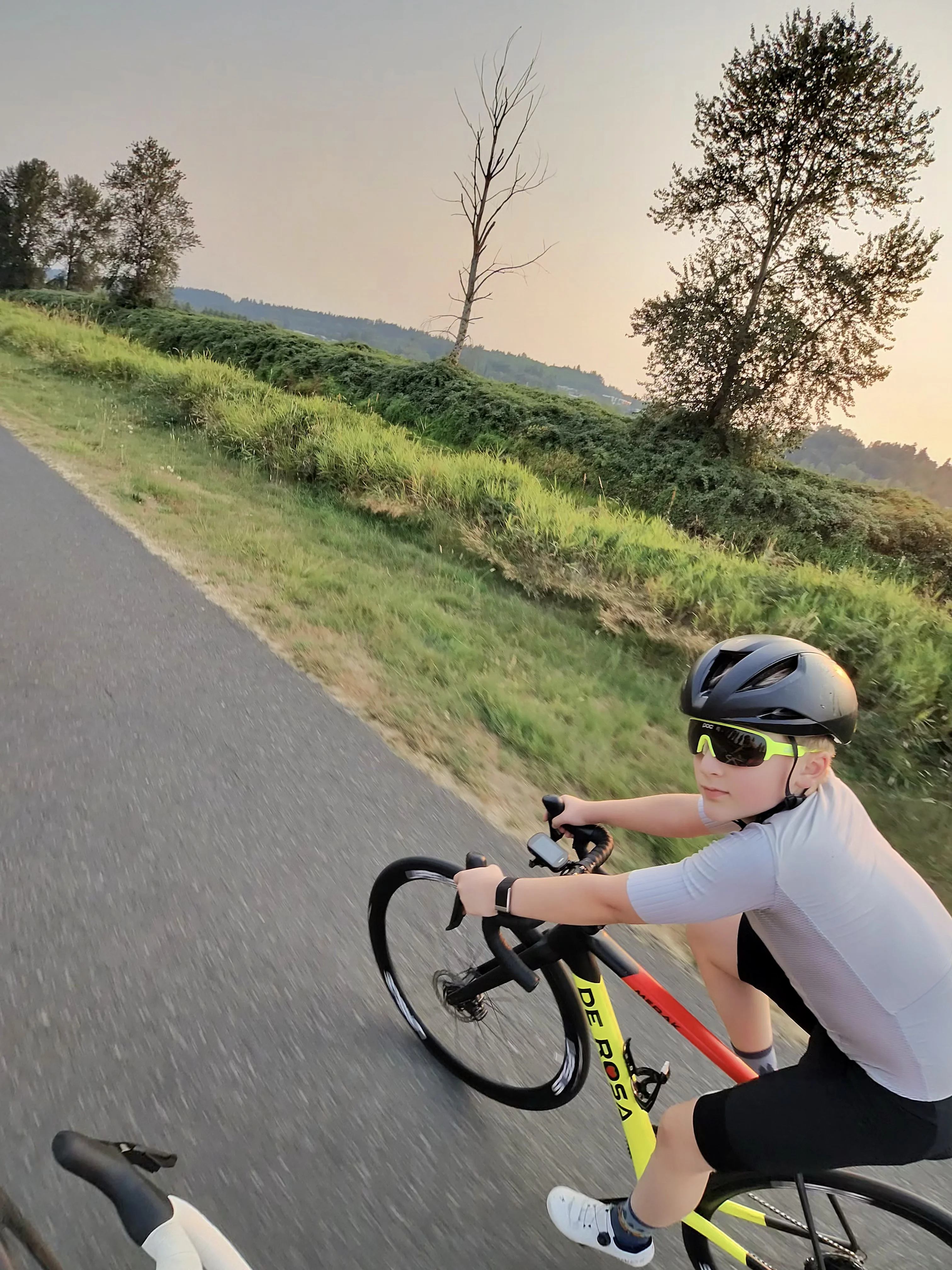 Leo Wilssens riding a road bike outdoors